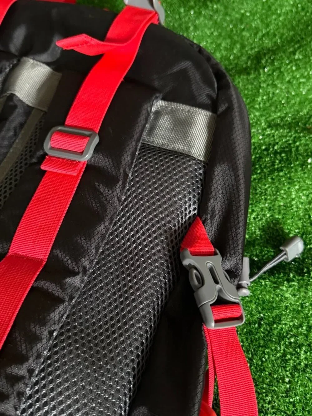 60L Hiking Backpack Waterproof Travel Rucksack Outdoor Sports Bag Black Red  Rea
